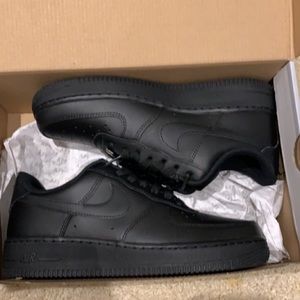Nike air force 1 low all black size 7 mens new
